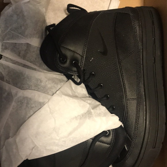BRAND NEW Nike Woodside 2 High (GS) 7Y Black